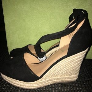 SZ 10 BRASH lace up wedge